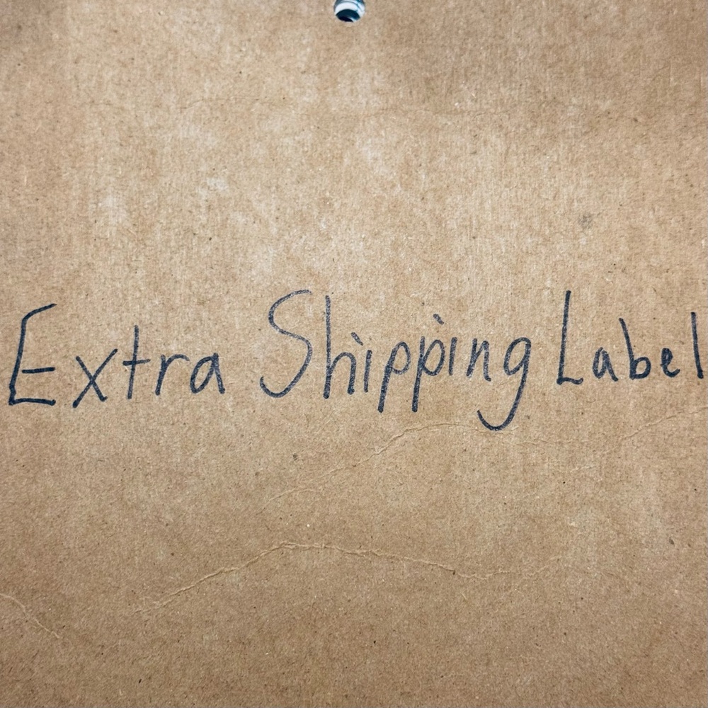 1 Extra Shipping Label